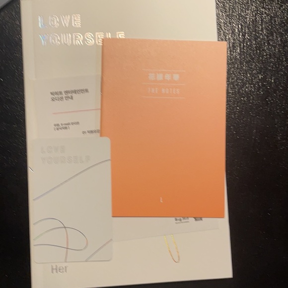 Love Yourself Her (L) - Picture 2 of 3